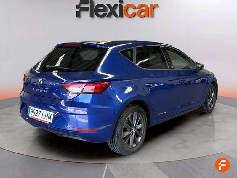 Usado Seat Leon ST Style 131 CV (96 kW) 2020 Azul Familiar