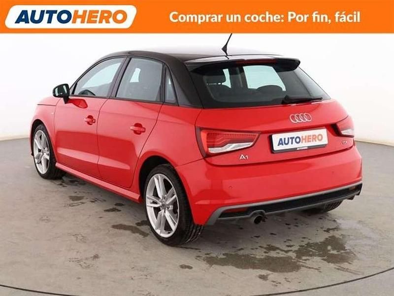 Usado Audi A1 Sportback Attraction 116 CV (85 kW) 2017 Rojo Utilitario