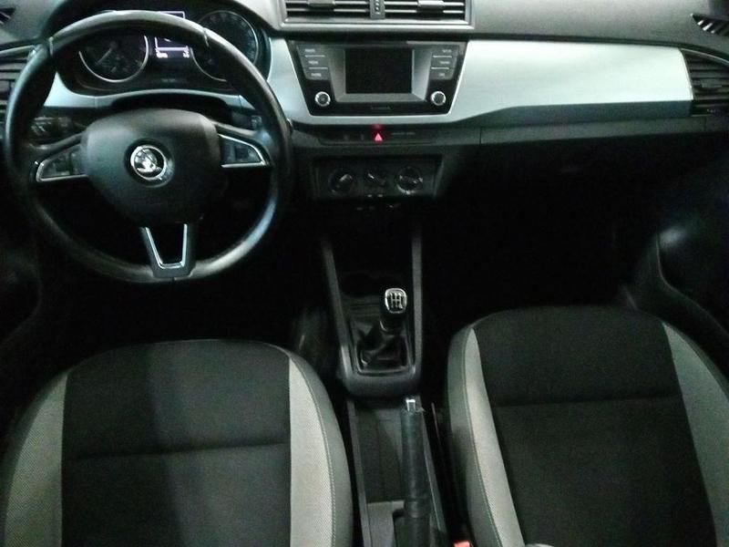 Usado Skoda Fabia Ambition 75 CV (55 kW) 2016 Blanco Utilitario