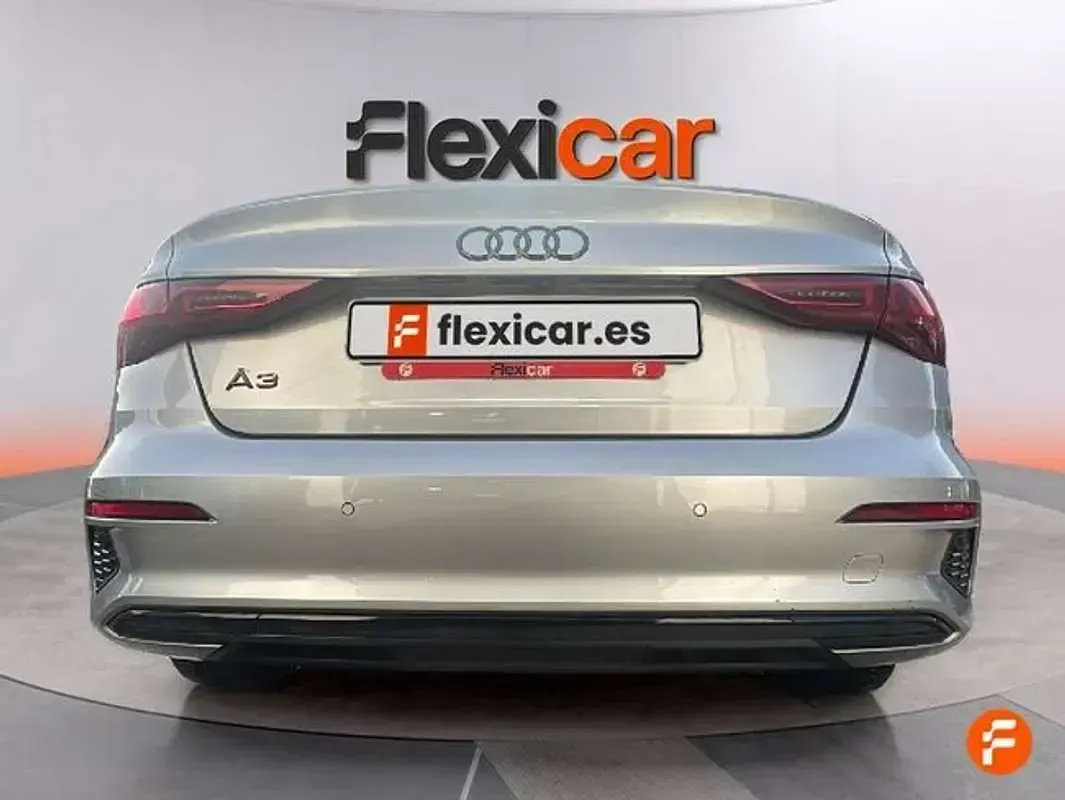 Usado Audi A3 Premium 110 CV (80 kW) 2023 Gris Berlina