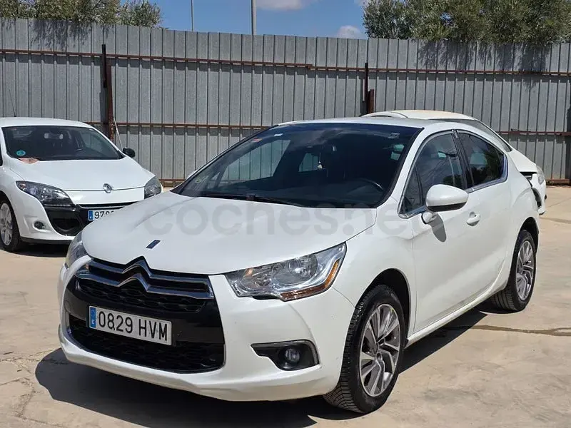 Usado Citroën DS4 Style 114 CV (83 kW) 2014 Blanco Utilitario