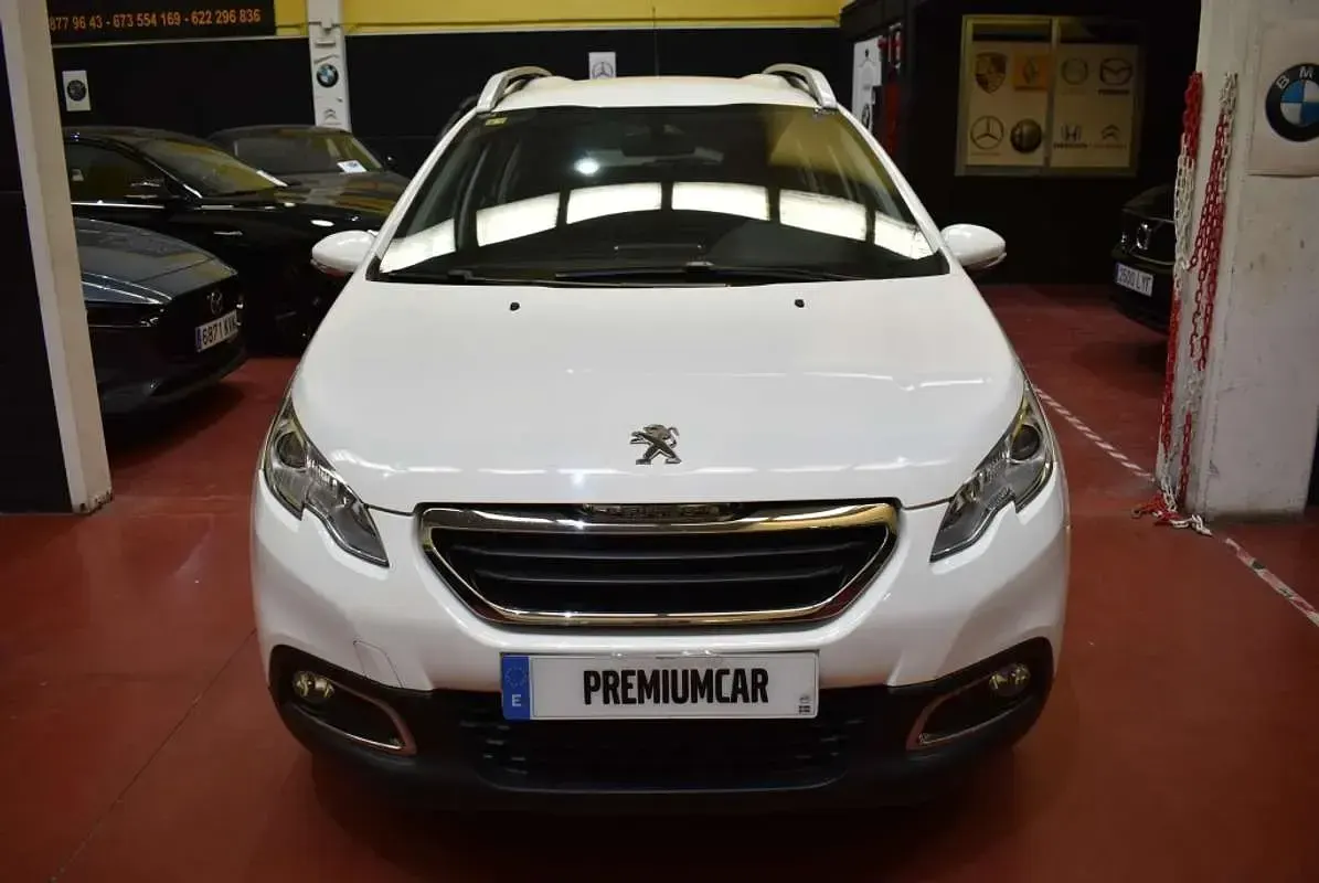 Usado Peugeot 2008 Active 99 CV (72 kW) 2015 Blanco SUV