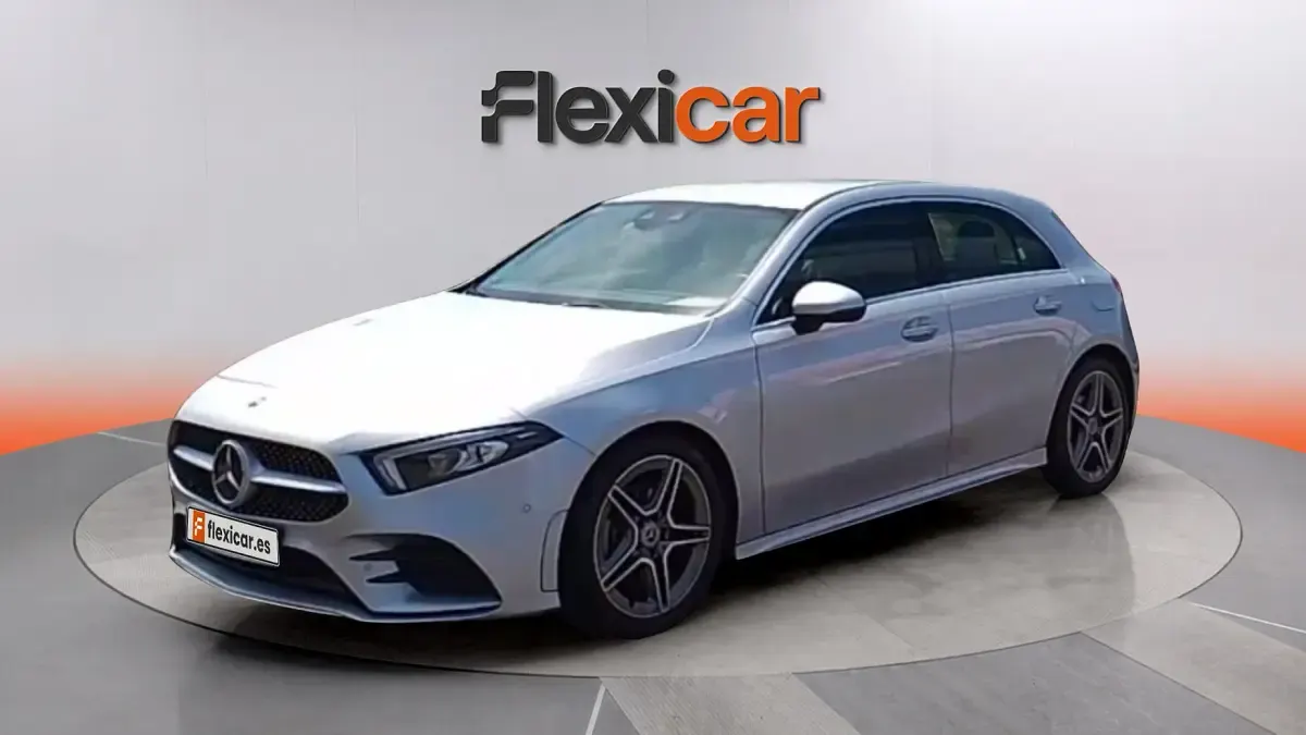 Usado Mercedes A180 136 CV (100 kW) 2019 Gris Berlina