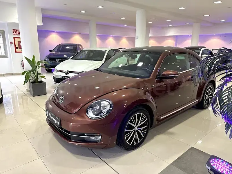 Usado VW Beetle Design 105 CV (77 kW) 2016 Marrón Utilitario