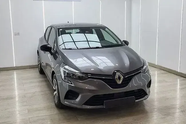 Usado Renault Clio Equilibre 91 CV (66 kW) 2023 Gris Utilitario