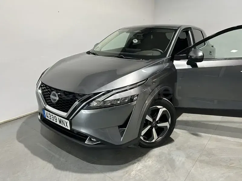 Usado Nissan Qashqai N-Connecta 158 CV (116 kW) 2024 Gris / plata SUV