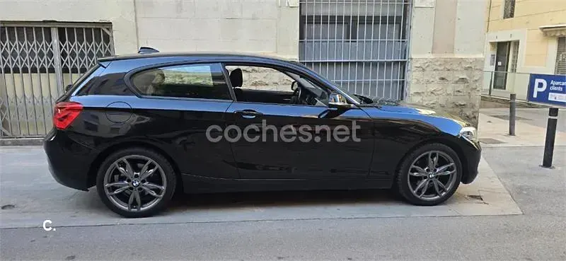 Käytetty BMW 120 184 HP (135 kW) 2017 Musta Viistoperä