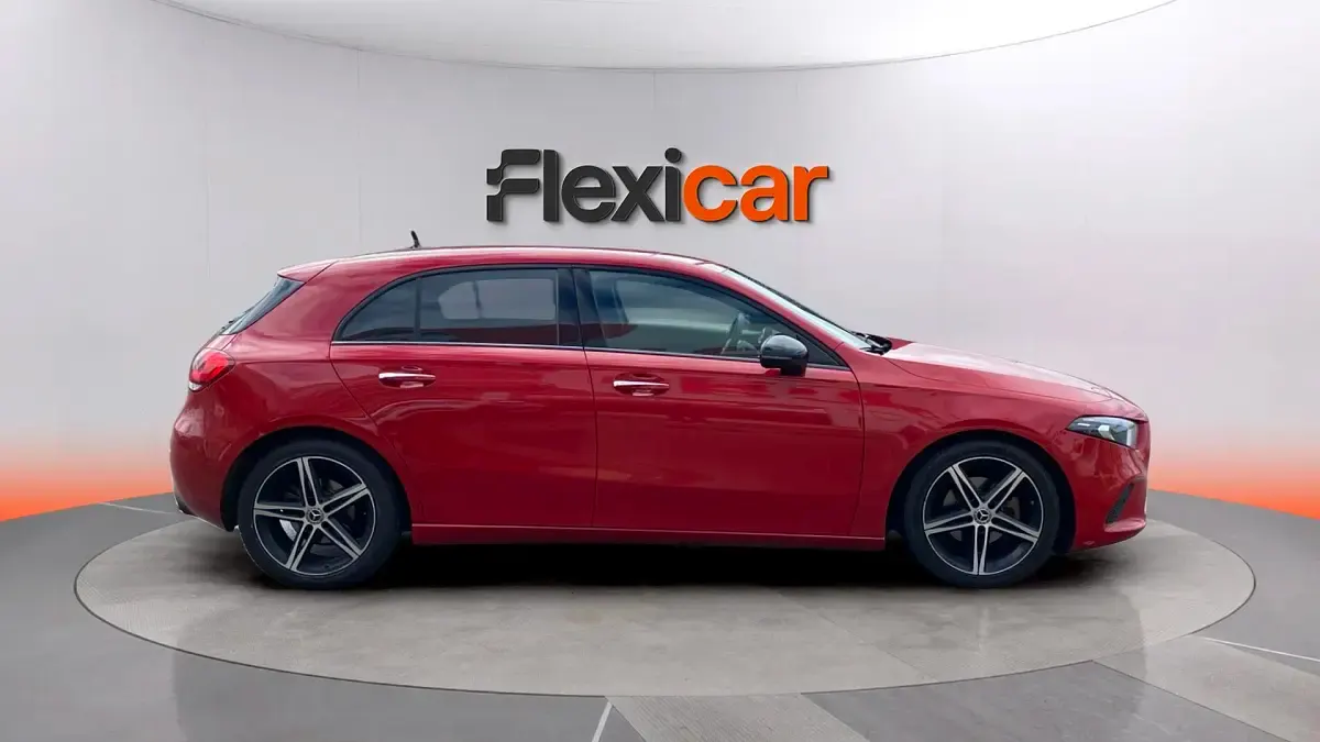 Usado Mercedes A180 116 CV (85 kW) 2019 Rojo Berlina