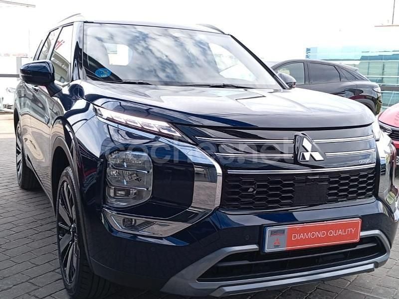 Azul Nuevo 2025 Mitsubishi Outlander P-HEV SUV | 48.900 € (Un poco caro) - Imagen 1/4