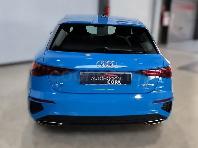 Usado Audi A3 Ambiente 150 CV (110 kW) 2022 Azul Berlina