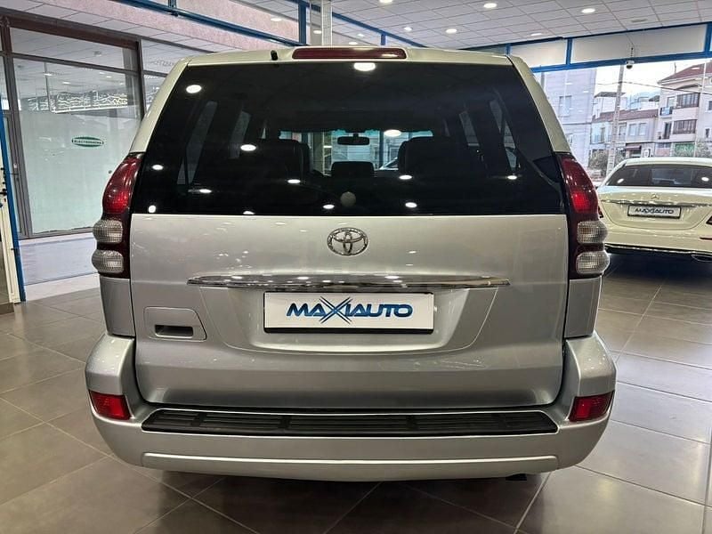 Usado Toyota Land Cruiser 173 CV (127 kW) 2008 Gris / plata SUV