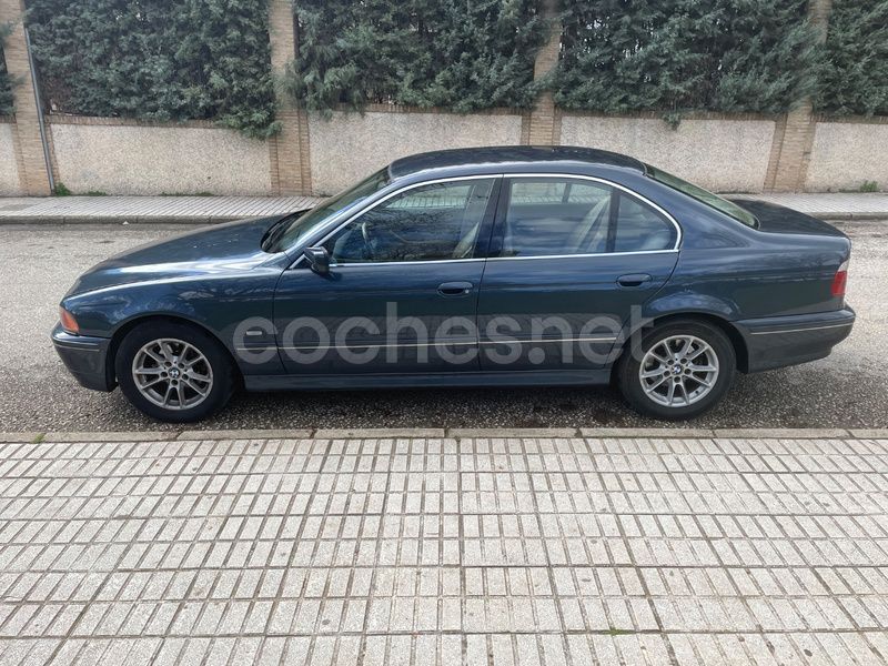 Azul Usado 2002 BMW 520 Exclusive Berlina | 5499 € - Imagen 1/4