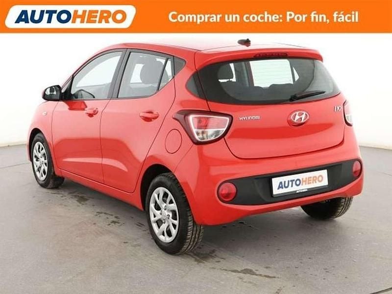 Usado Hyundai i10 67 CV (49 kW) 2019 Rojo Utilitario