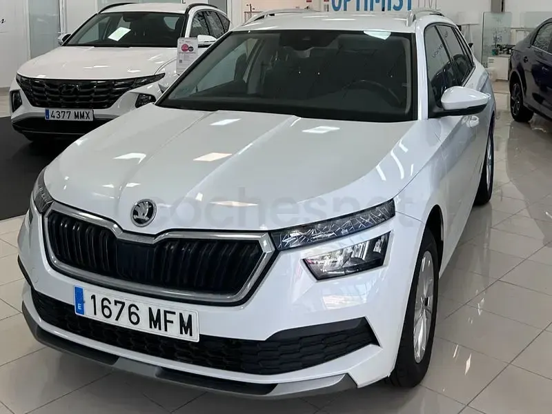 Usado Skoda Kamiq Active 110 CV (80 kW) 2023 Blanco SUV
