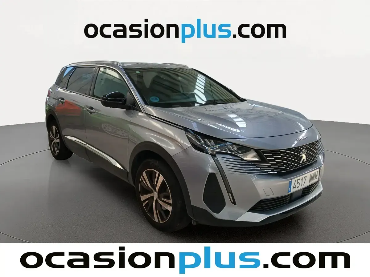Usado Peugeot 5008 Allure 131 CV (96 kW) 2024 Gris SUV