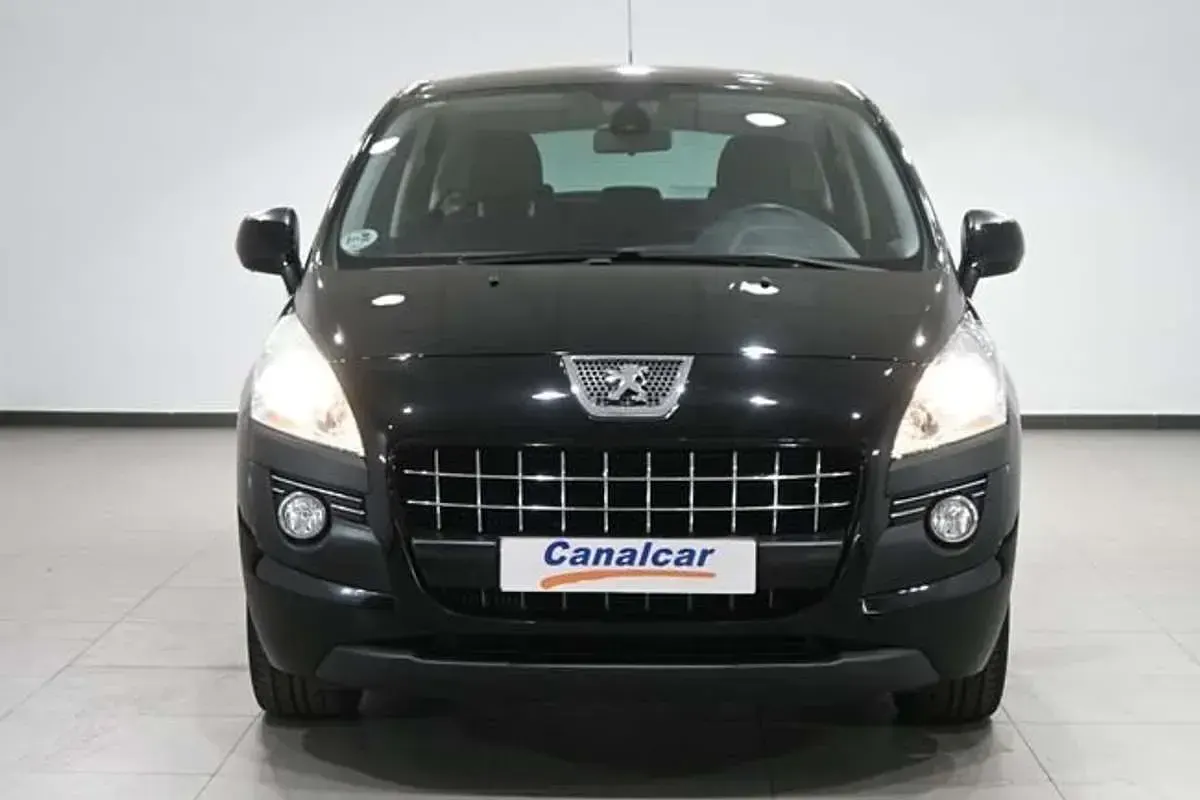 Usado Peugeot 3008 Premium 109 CV (80 kW) 2010 Negro Familiar