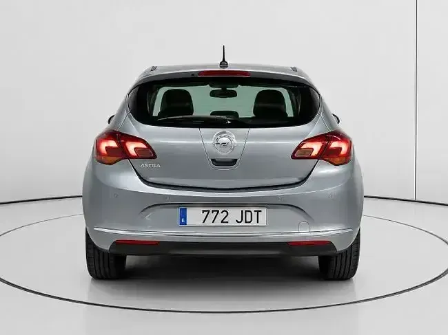 Usado Opel Astra Selective 115 CV (84 kW) 2015 Gris Berlina