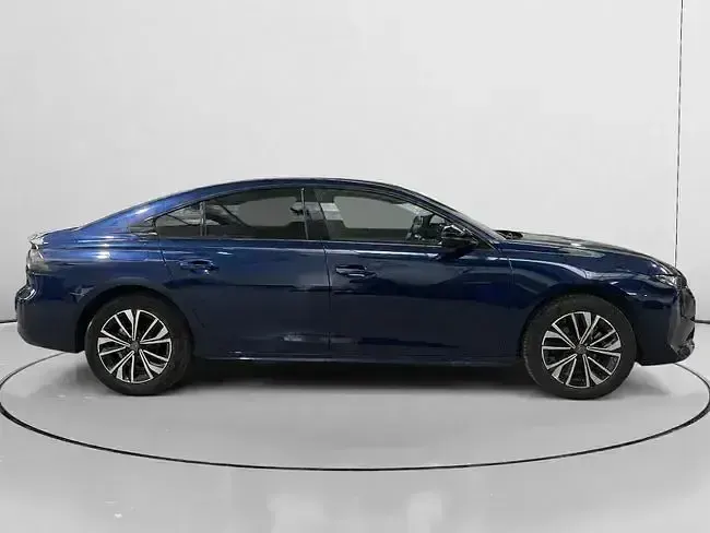 Usado Peugeot 508 Allure 130 CV (95 kW) 2024 Azul Berlina