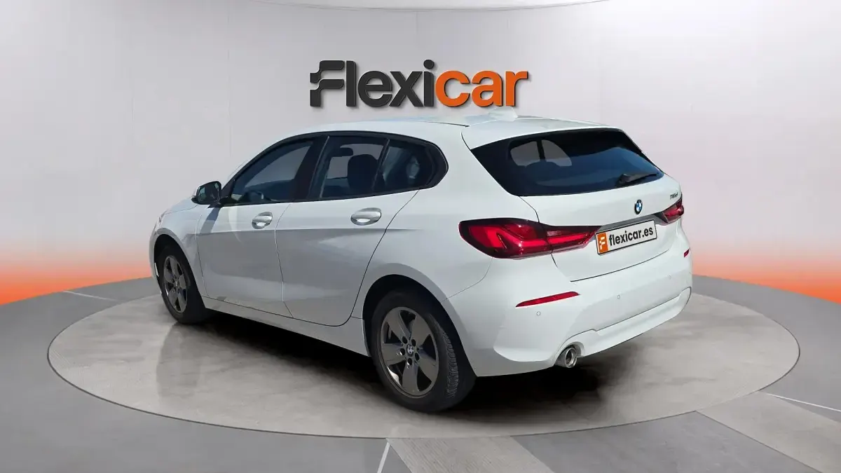 Usado BMW 116 116 CV (85 kW) 2022 Blanco Utilitario