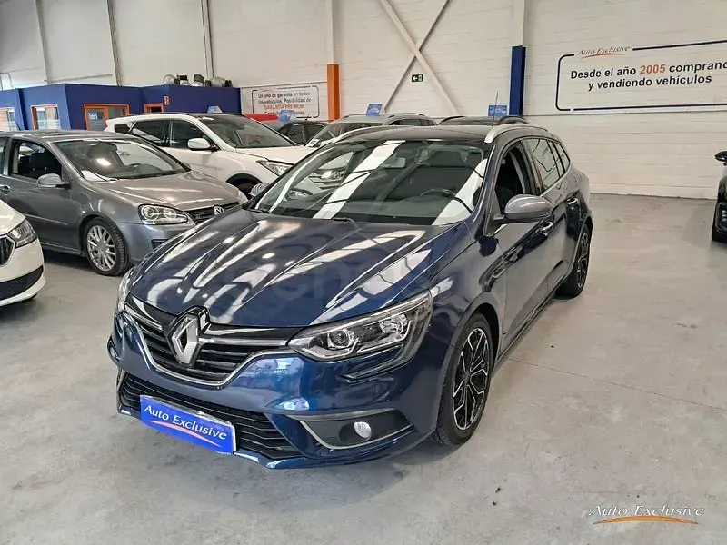 Usado Renault Mégane Bose Edition 115 CV (84 kW) 2019 Azul Berlina