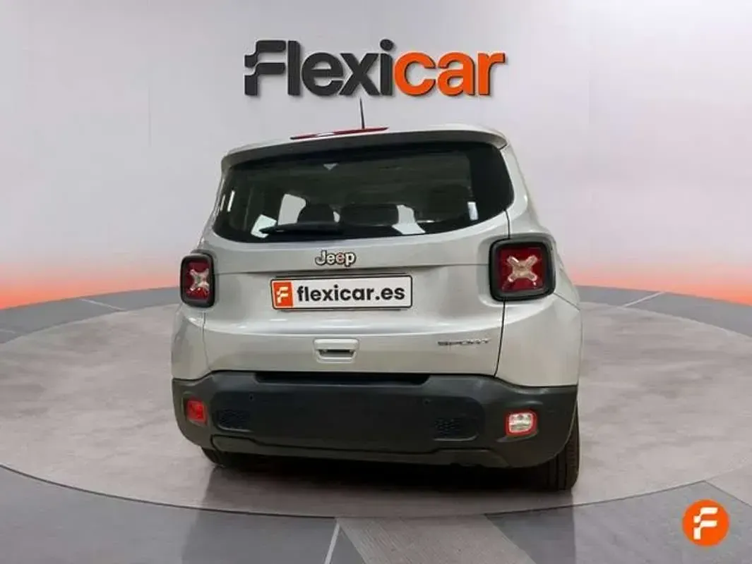 Usado Jeep Renegade Sport 120 CV (88 kW) 2018 Gris SUV
