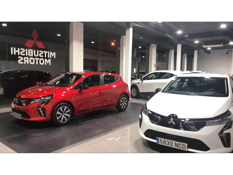 Usado Mitsubishi Colt Motion 90 CV (66 kW) 2025 Rojo Berlina