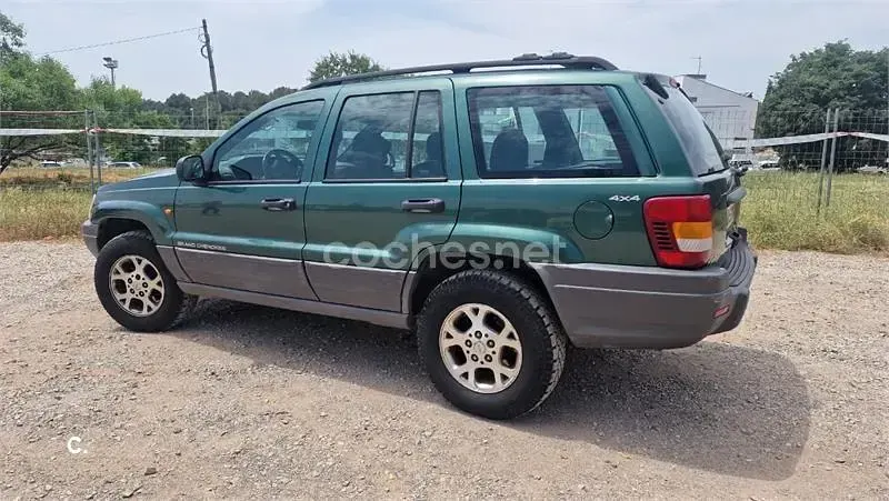 Usado Jeep Grand Cherokee Laredo 140 CV (102 kW) 1999 Verde SUV