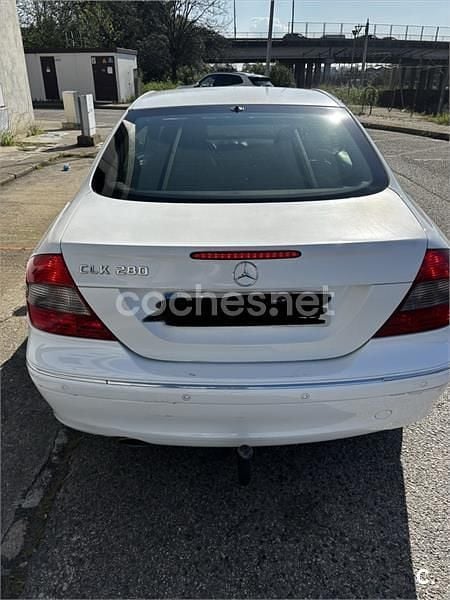 Usado Mercedes CLK280 231 CV (169 kW) 2006 Blanco Coupe