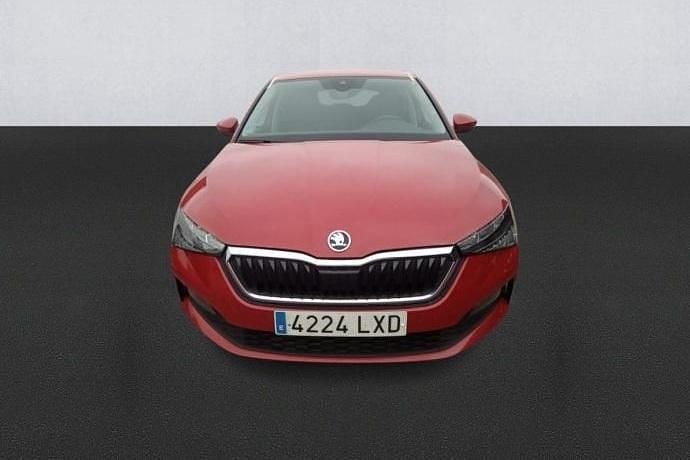 Usado Skoda Scala 110 CV (80 kW) 2022 Negro Utilitario