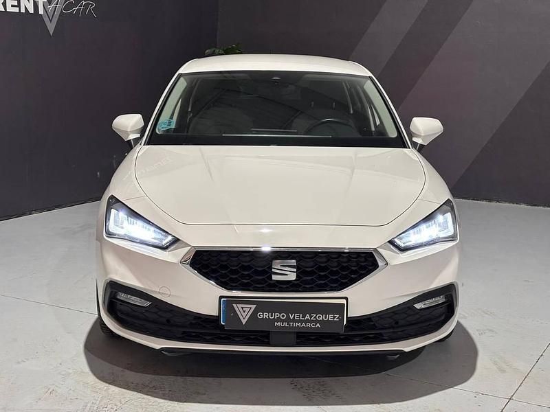 Usado Seat Leon Style 115 CV (84 kW) 2022 Blanco Berlina