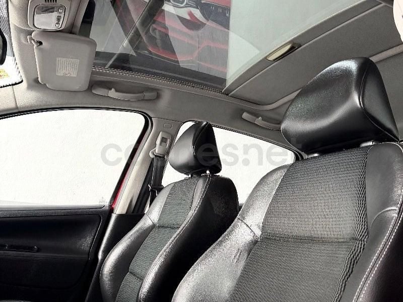 Usado Peugeot 207 Active 92 HP (67 kW) 2012 Vermelho Sedan