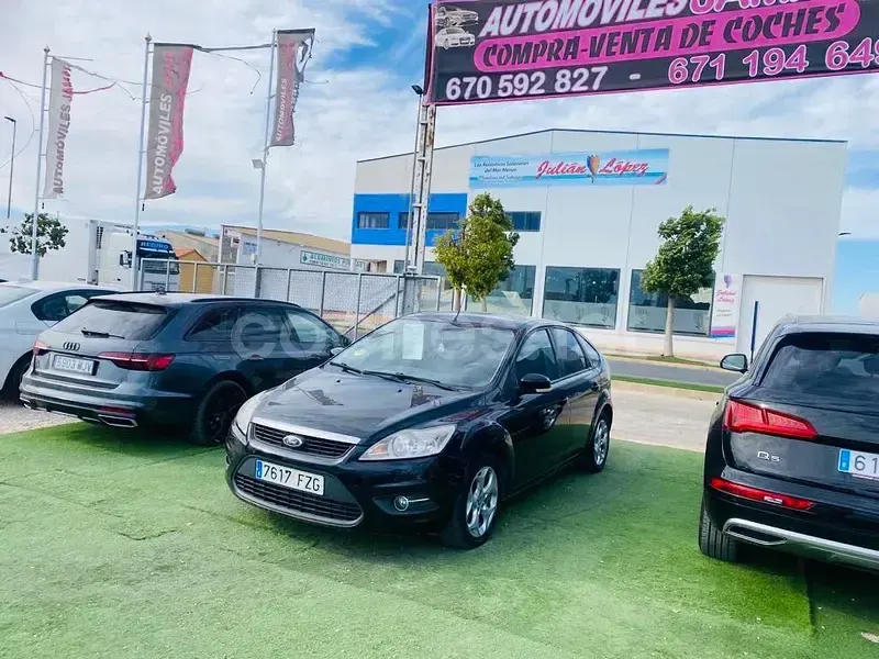 Usado Ford Focus Trend 109 CV (80 kW) 2008 Negro Berlina