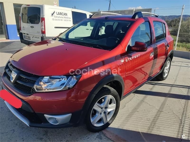 Rojo Usado 2014 Dacia Sandero Stepway Berlina | 7500 € (Buen precio) - Imagen 1/4
