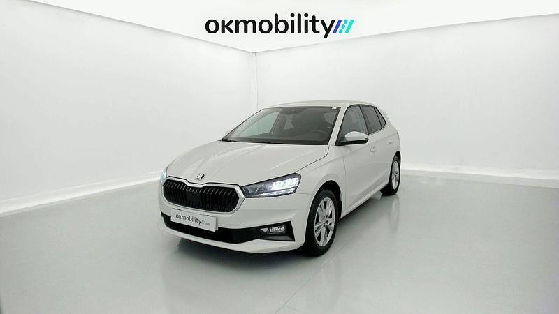 Blanco candy Usado 2024 Skoda Fabia Selection Utilitario | 13.400 € (Buen precio) - Imagen 1/3