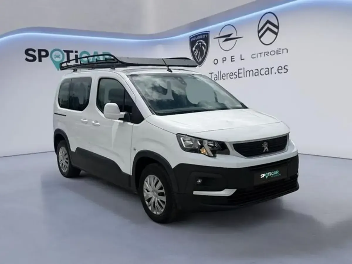 Usado Peugeot Rifter Active 100 CV (73 kW) 2021 Blanco Monovolumen