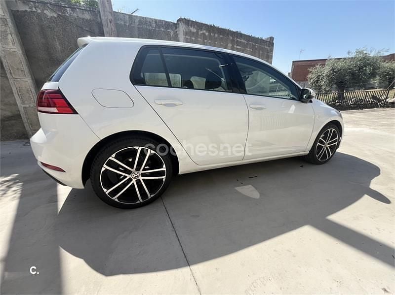 Blanco Usado 2018 VW Golf VII Edition Familiar | 12.700 € (Precio justo) - Imagen 1/4