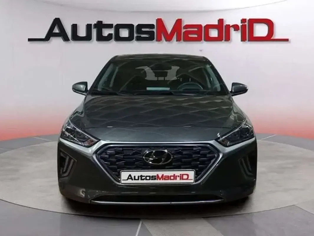 Usado Hyundai Ioniq 141 CV (103 kW) 2022 Gris Utilitario