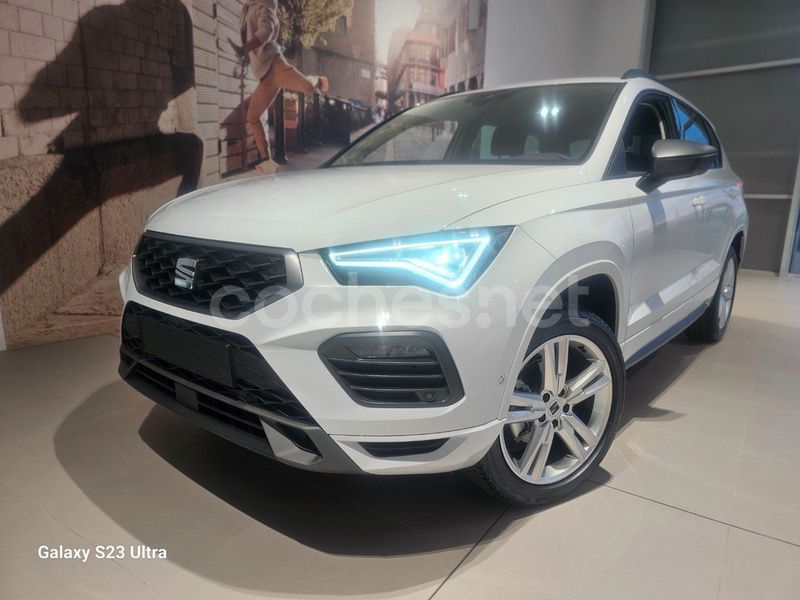 Blanco Nuevo 2025 Seat Ateca FR SUV | 30.400 € (Un poco caro) - Imagen 1/4
