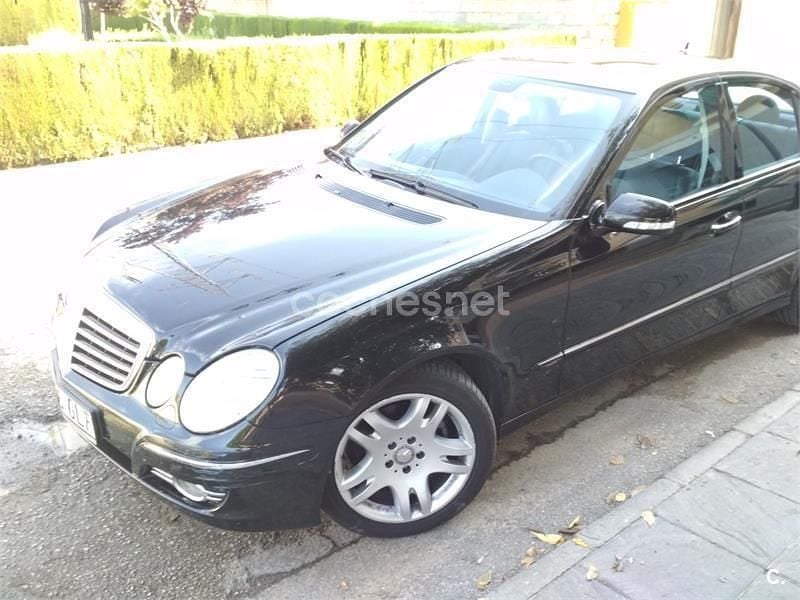 Usado Mercedes E320 Avantgarde 224 CV (164 kW) 2007 Negro Berlina