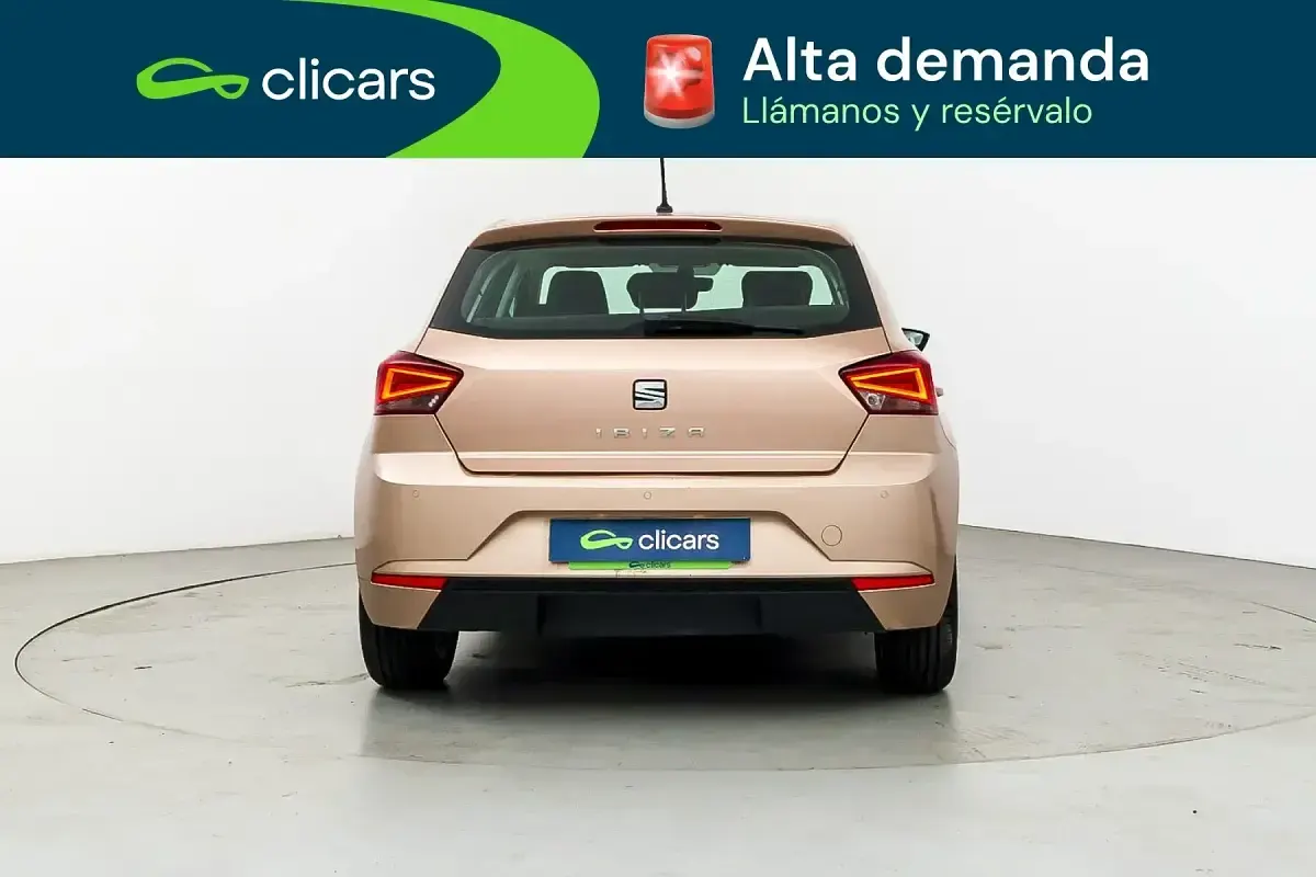 Usado Seat Ibiza Style 95 CV (69 kW) 2018 Beige Utilitario