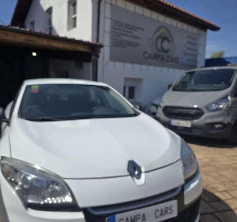 Usado Renault Mégane III Authentique 101 CV (74 kW) 2013 Blanco Utilitario