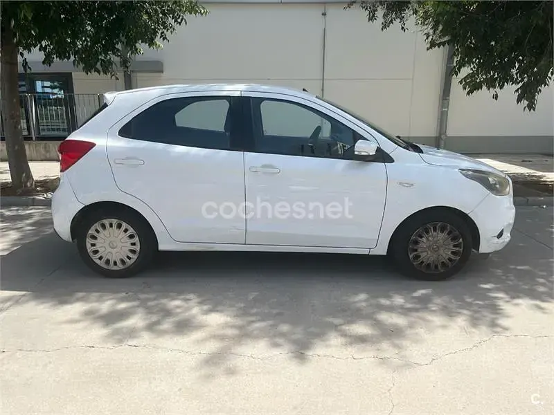 Usado Ford Ka Plus 70 CV (51 kW) 2017 Blanco Utilitario