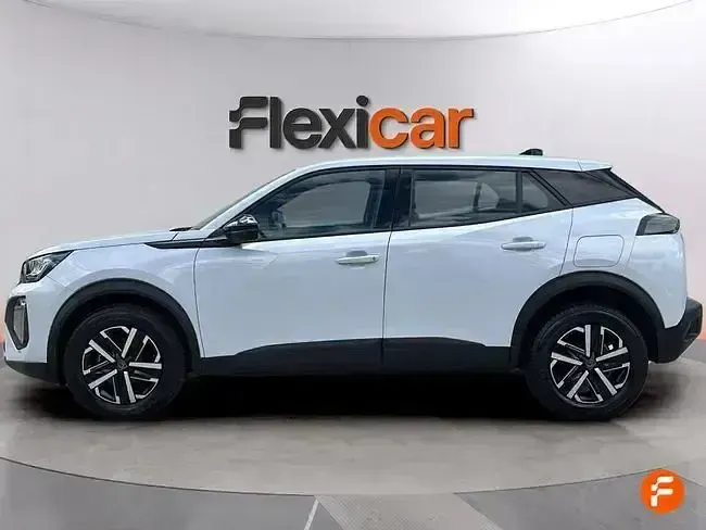 Usado Peugeot 2008 Active 100 CV (73 kW) 2023 Blanco SUV