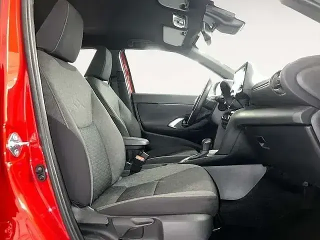 Usado Toyota Yaris Cross Active 116 CV (85 kW) 2023 Rojo SUV