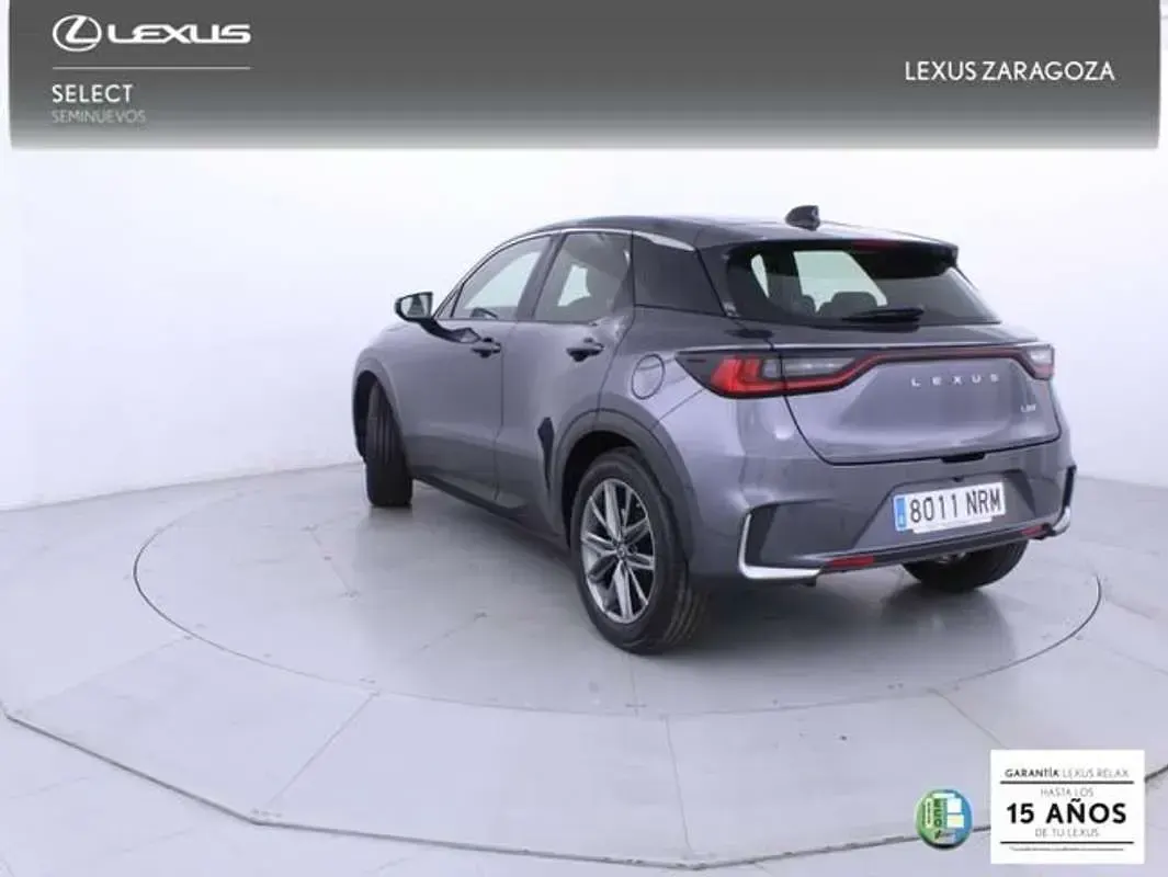 Nuevo Lexus LBX 136 CV (100 kW) 2026 Gris SUV