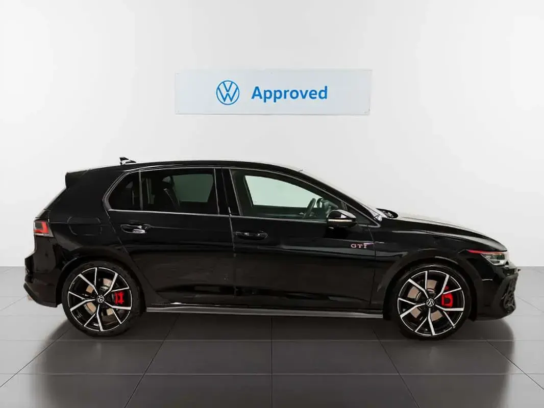 Usado VW Golf VIII GTI 265 CV (194 kW) 2025 Negro Utilitario