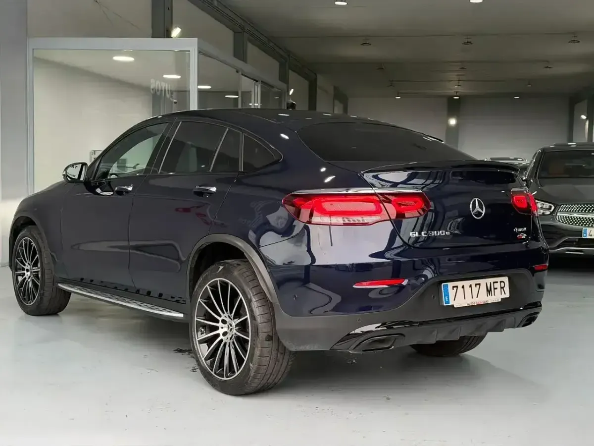 Usado Mercedes GLC300e 320 CV (235 kW) 2023 Azul SUV