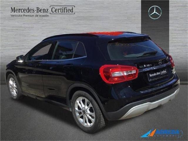 Usado Mercedes GLA180 Style 122 CV (89 kW) 2020 Negro noche SUV