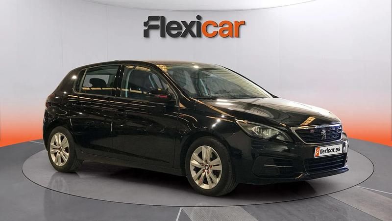 Usado Peugeot 308 Active 131 CV (96 kW) 2018 Negro Utilitario