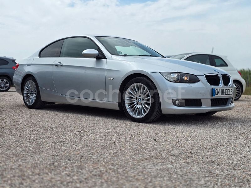 Gris / plata Usado 2007 BMW 320 Coupe | 9999 € (Precio justo) - Imagen 1/4
